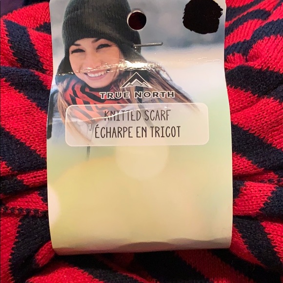 NWT Extended Wrap Red & Black Striped Fabric Knit Scarf - Picture 4 of 4